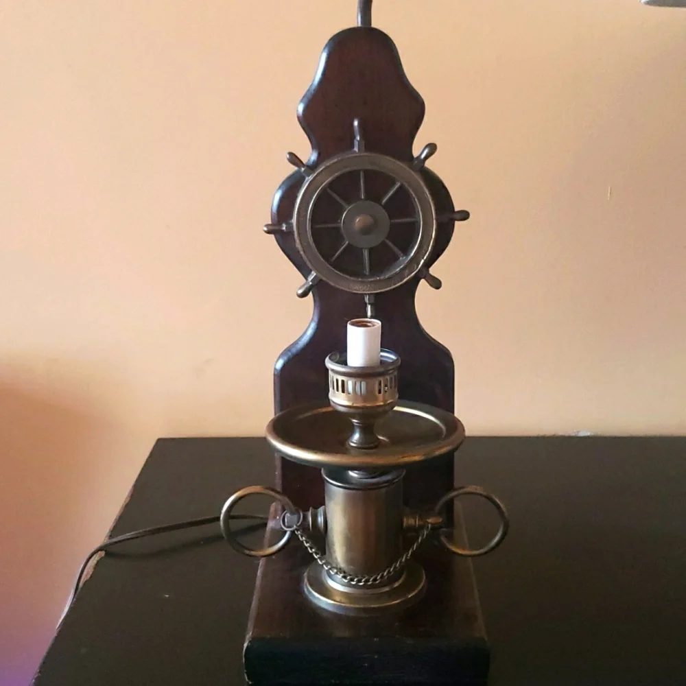 Vtg Ship's Wheel Wood & Brass Metal Electric Lamp